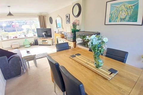 3 bedroom detached house for sale, Rydal Avenue, St Nicolas Park, Nuneaton,
