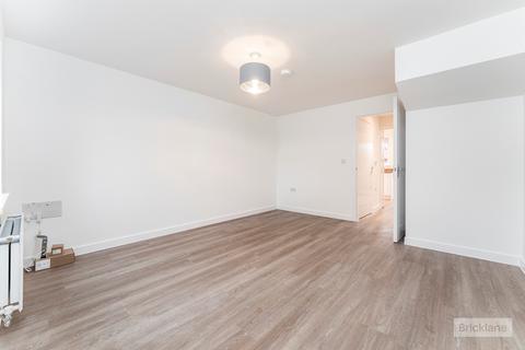 3 bedroom house to rent, Fillenham Way, CHATTERIS