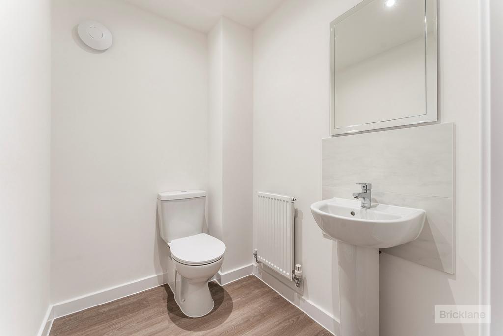Cloakroom/wc