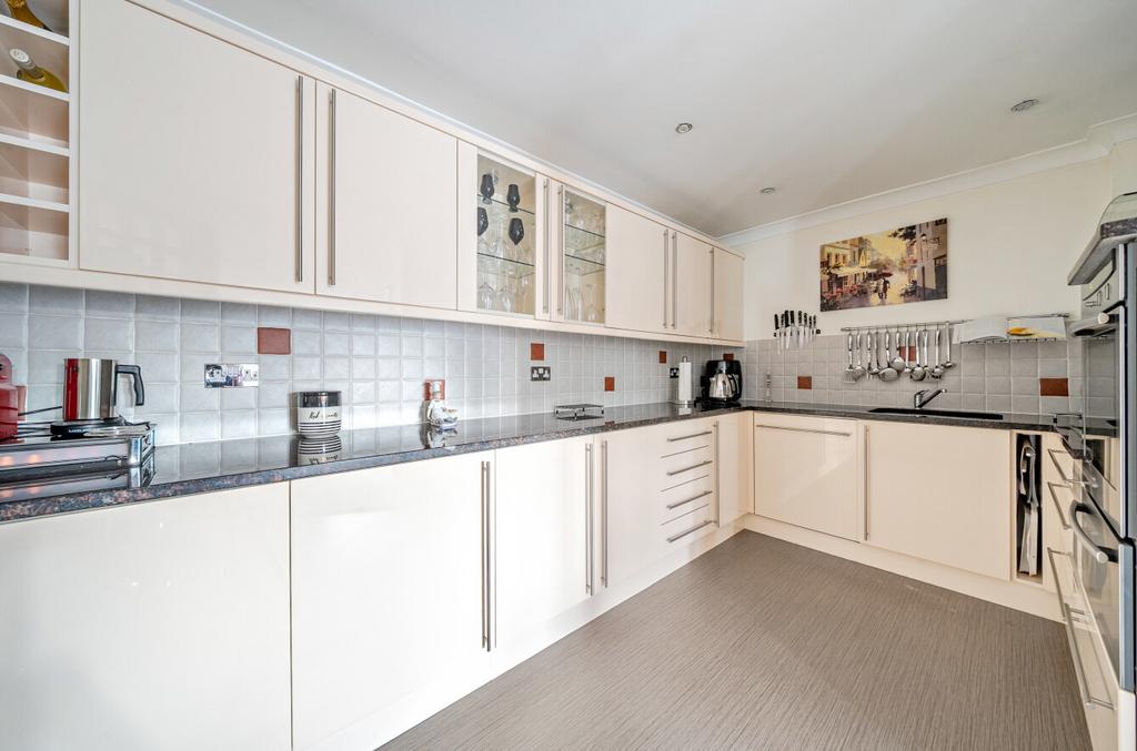 Harrogate Road, Moortown, Leeds, LS17 - View 2