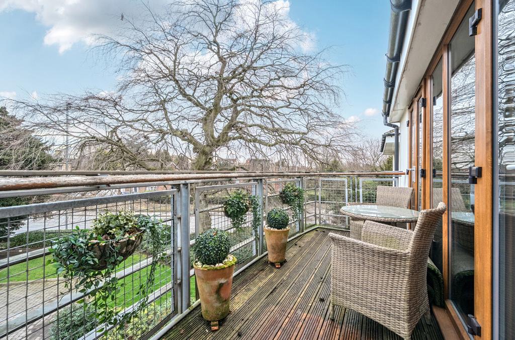 Harrogate Road, Moortown, Leeds, LS17