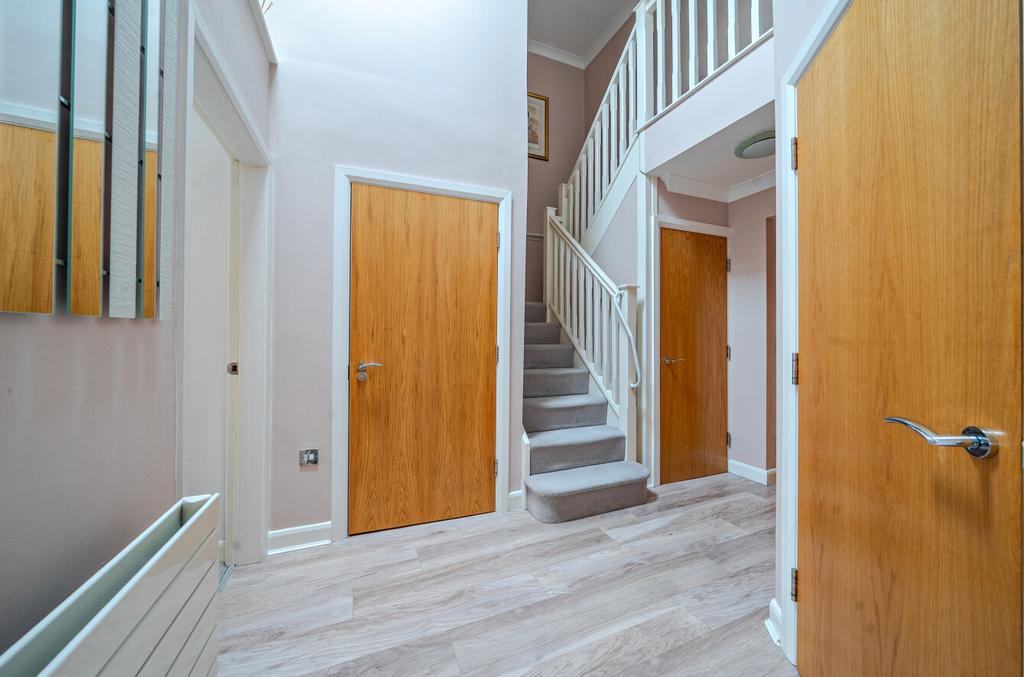 Harrogate Road, Moortown, Leeds, LS17 - View 5