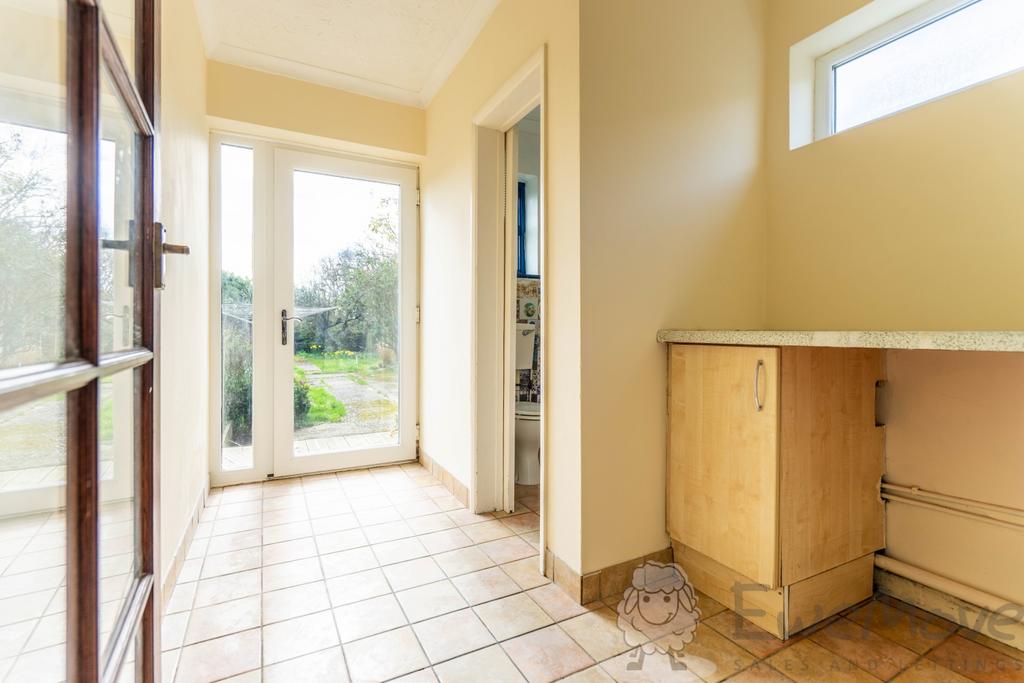 Utility Room with Cloakroom