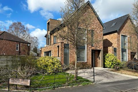 4 bedroom detached house for sale, Milton Drive, Timperley
