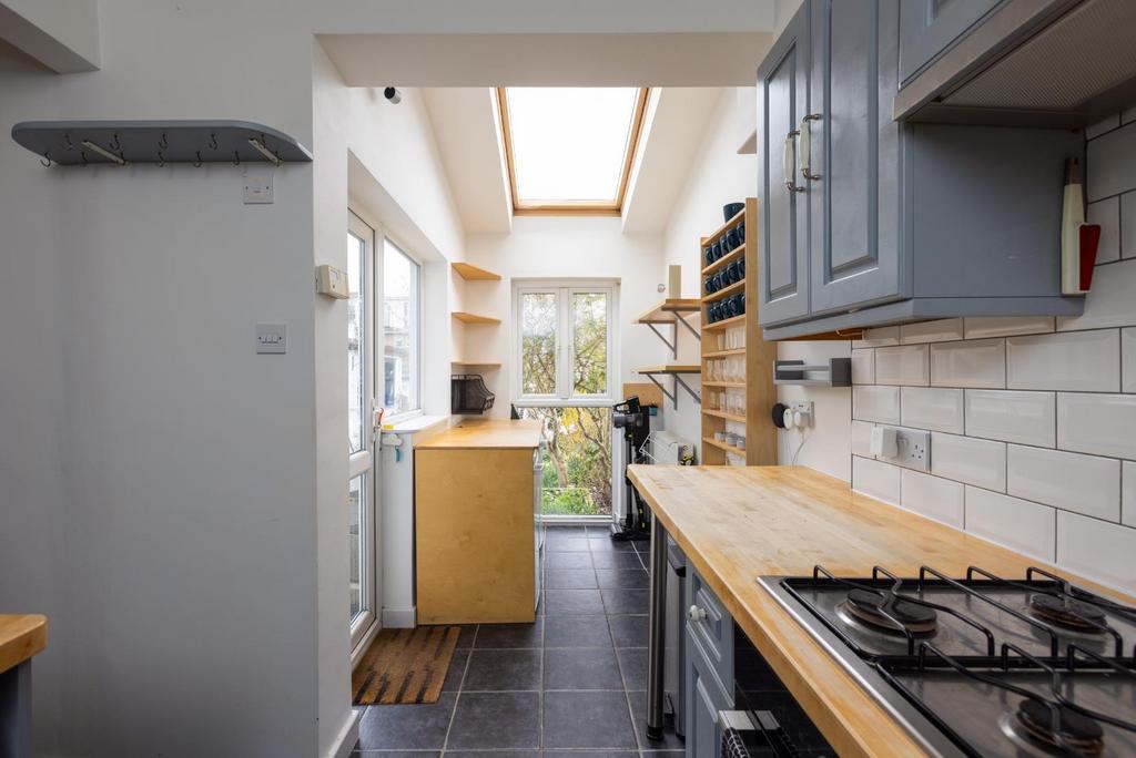 18 Lindsay Road-22.jpg