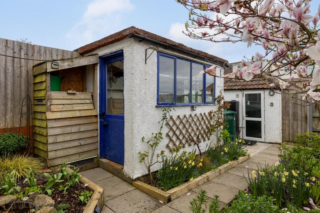 18 Lindsay Road-24.jpg