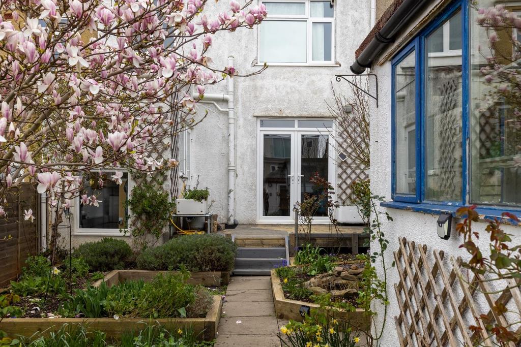 18 Lindsay Road-27.jpg