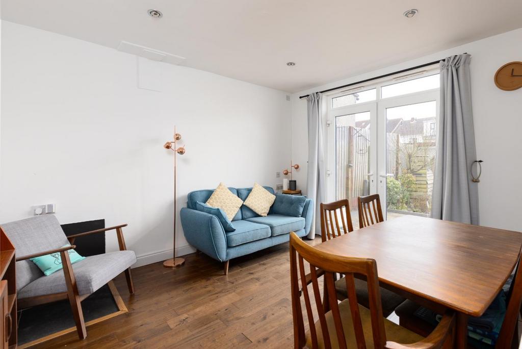 18 Lindsay Road-18.jpg