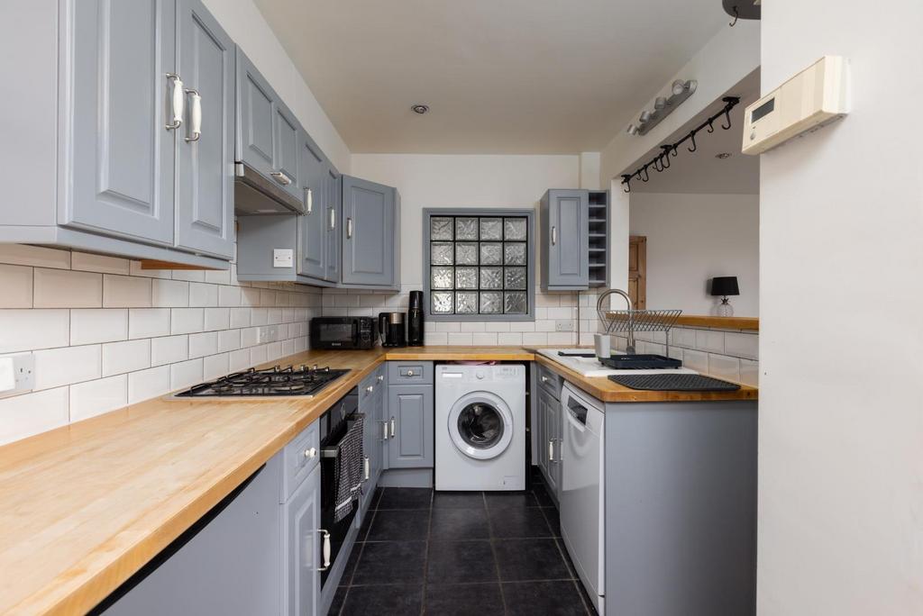 18 Lindsay Road-21.jpg