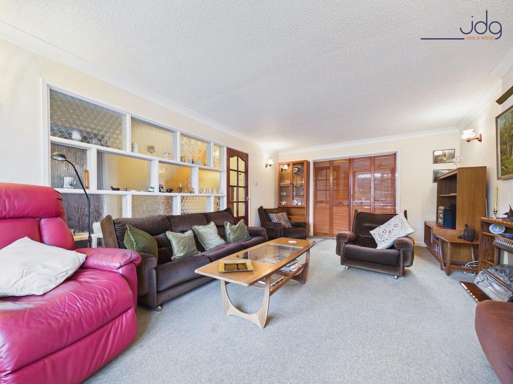 Cosy Living Room with glass panel