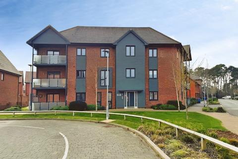 2 bedroom apartment for sale, Hawthorn Drive, Crowthorne, Berkshire