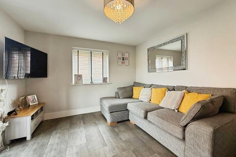 2 bedroom apartment for sale, Hawthorn Drive, Crowthorne, Berkshire
