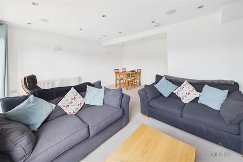 3 bedroom semi-detached house for sale, Donington Drive, Ashby-De-La-Zouch LE65
