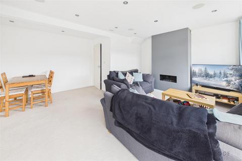 3 bedroom semi-detached house for sale, Donington Drive, Ashby-De-La-Zouch LE65