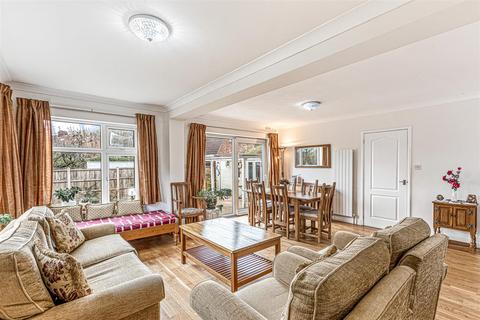 undefined, Eton Close, Leicester