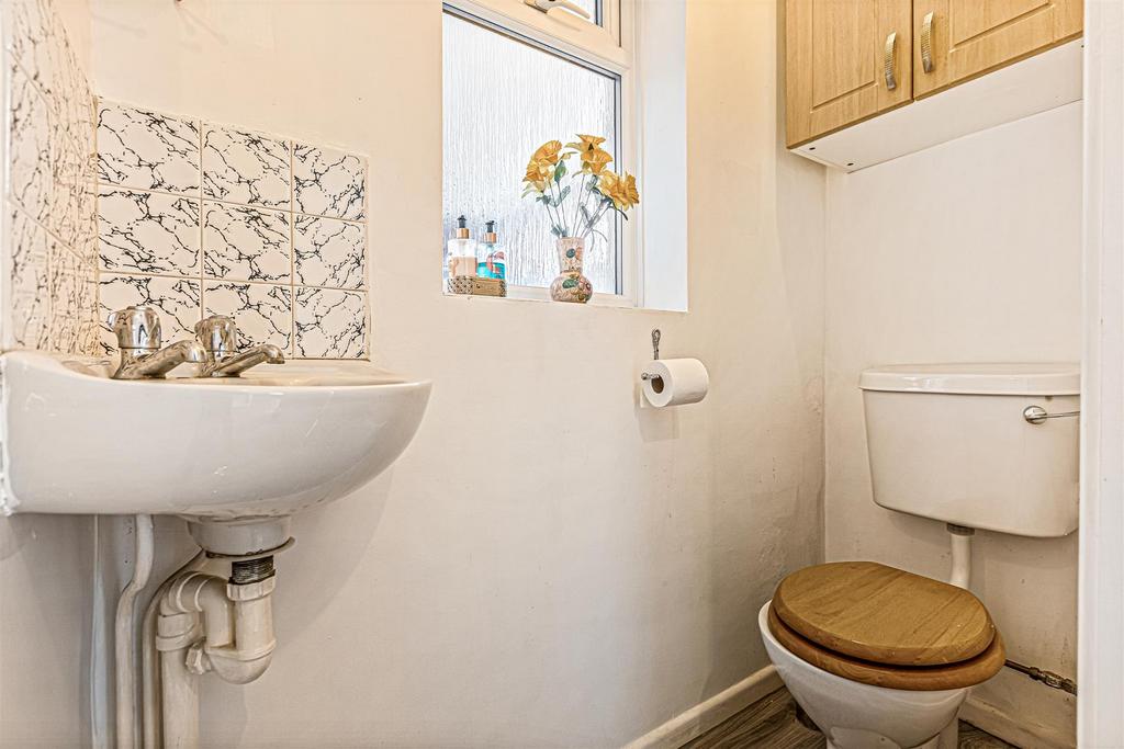 Guest cloackroom