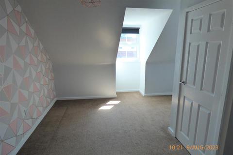 3 bedroom terraced house to rent, Wharncliffe Road, Ilkeston. DE7 5HF