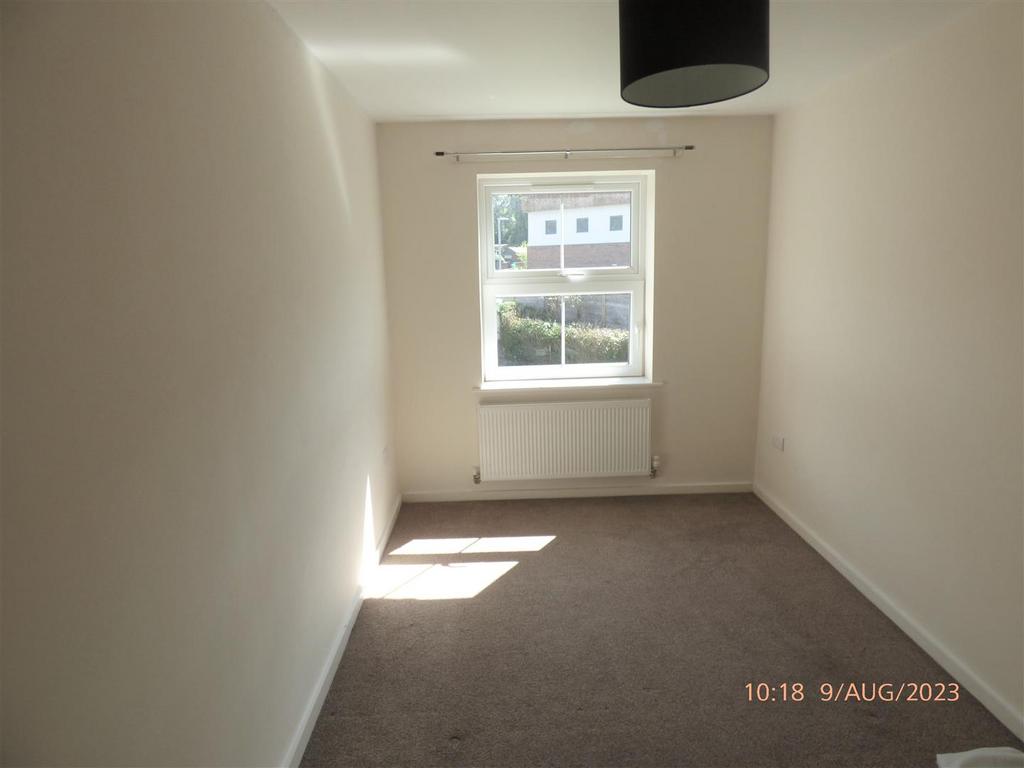 76 Wharncliffe Road - Bed4.JPG