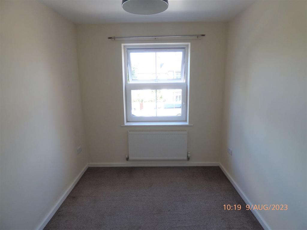 76 Wharncliffe Road - Bed5.JPG
