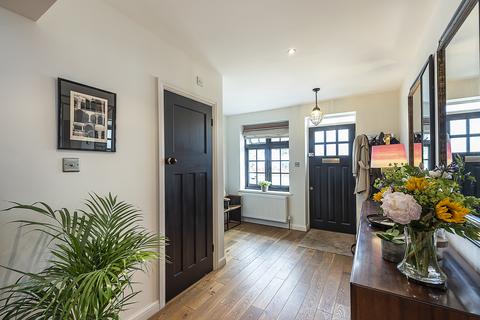 undefined, Gurney Court Road, St. Albans, AL1