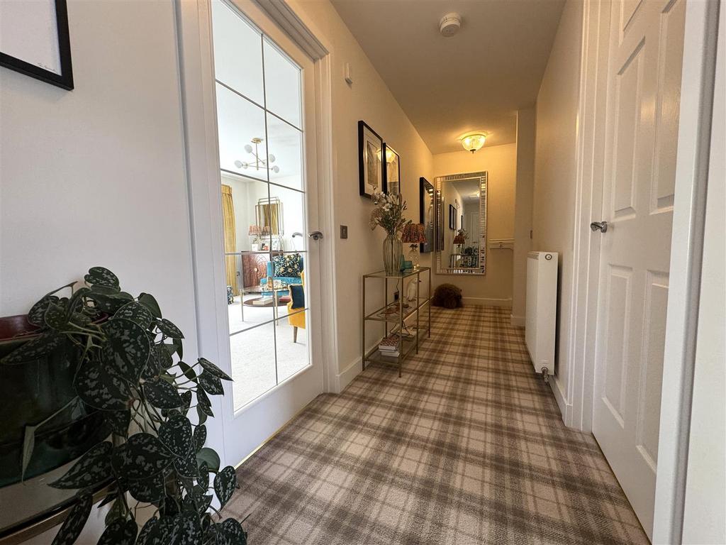Hallway.jpg