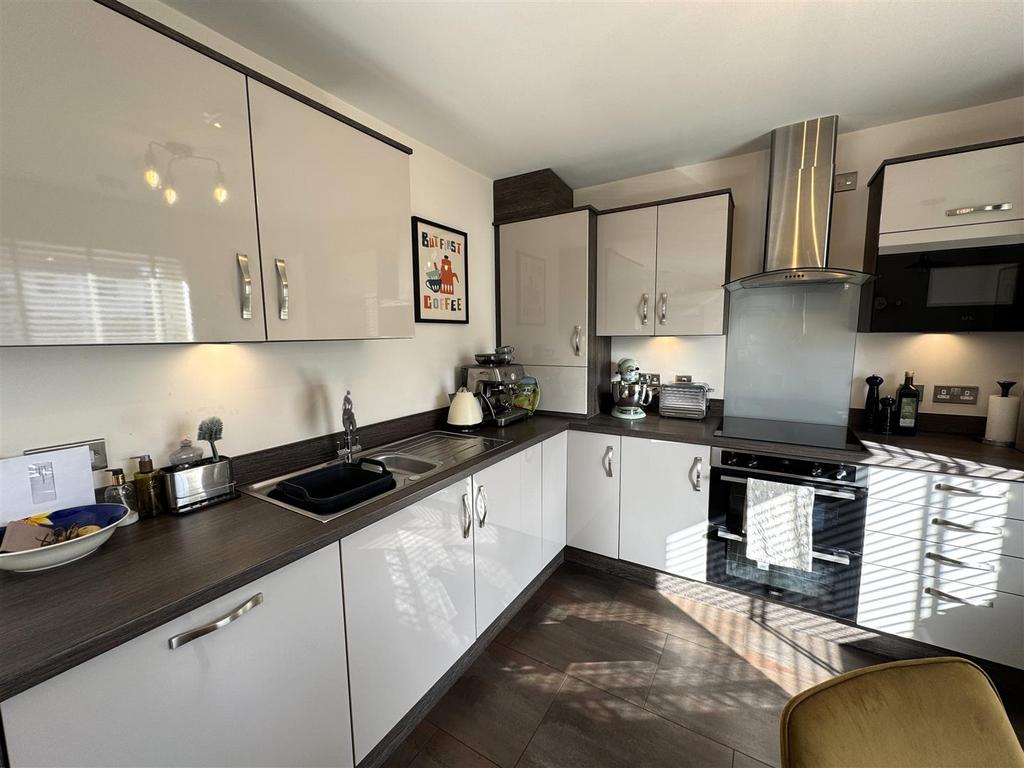 Kitchen 1.jpg