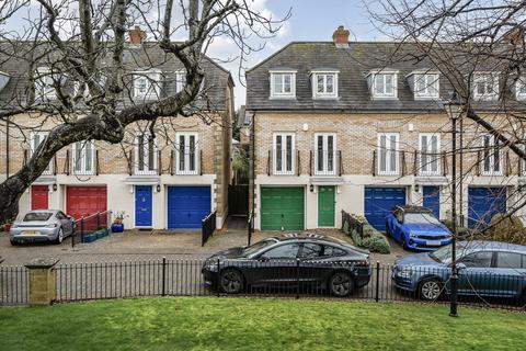 Woodlands Lane, Chichester, PO19