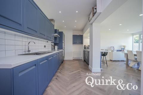 4 bedroom detached bungalow for sale, The Parkway, Canvey Island, SS8