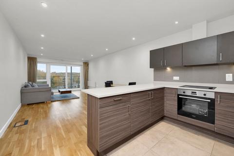 2 bedroom flat to rent, Heritage Avenue, Bantam House, NW9