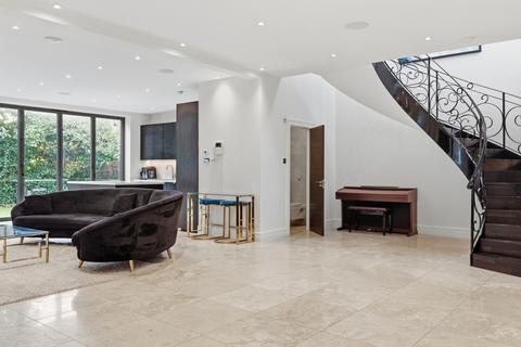 undefined, Sutton Lane South, London, W4