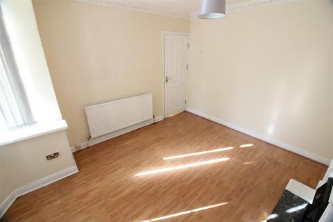 1 bedroom in a house share to rent, Twyford Abbey Road, London
