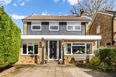 4 bedroom detached house for sale, Heath Close, Herts EN6