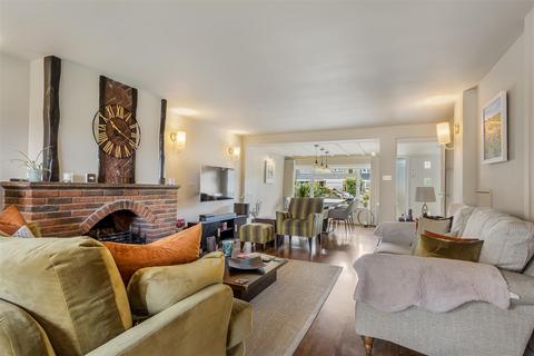4 bedroom detached house for sale, Heath Close, Herts EN6