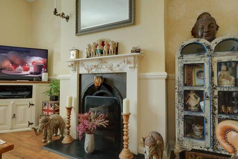 4 bedroom semi-detached house for sale, St. Andrews Road, Burgess Hill, RH15