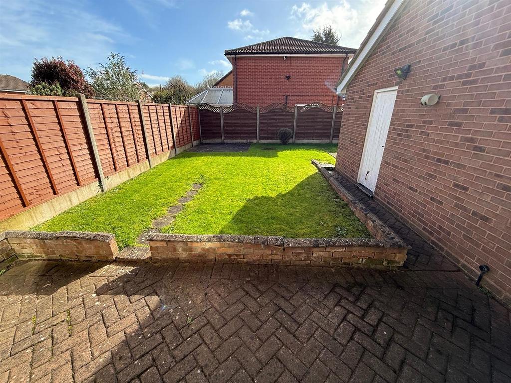 WD4 Garden.jpg