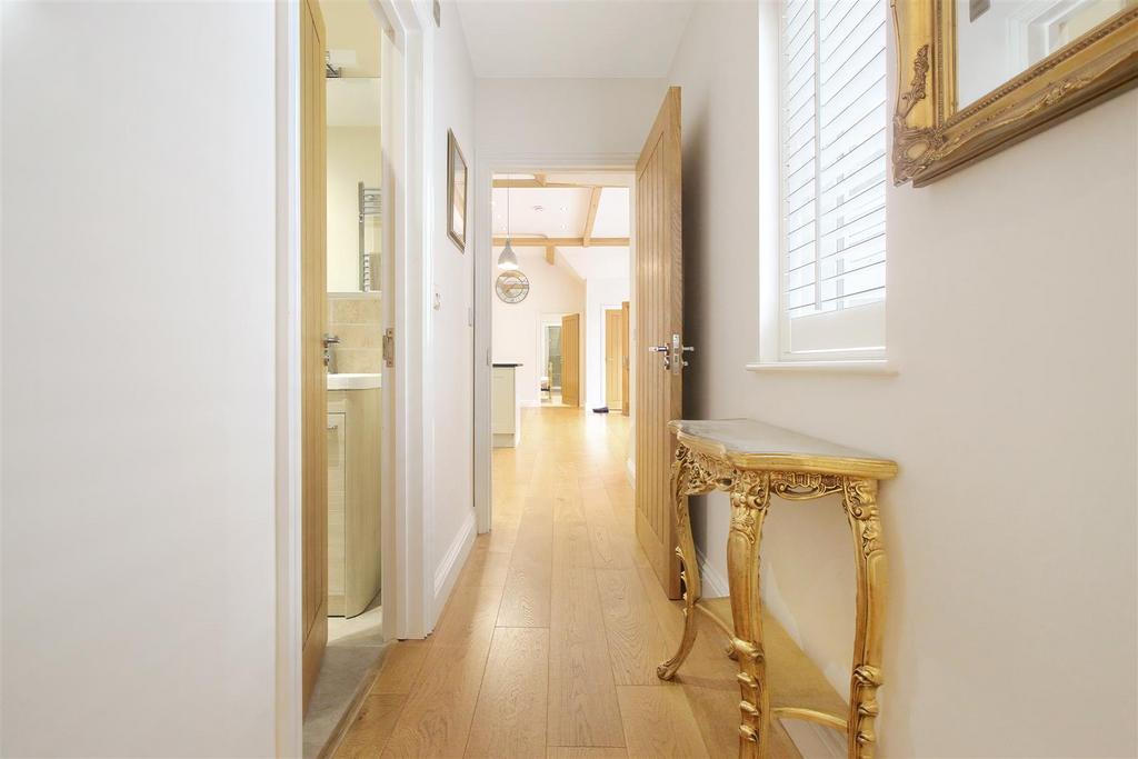 Hallway.jpg