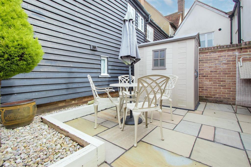Outdoor Seating.jpg