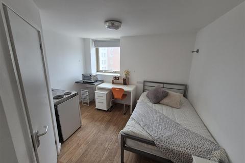 undefined, STUDIO - BILLS INCLUDED