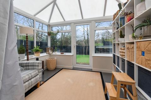 4 bedroom detached house for sale, Dundee Close, Fearnhead, WA2