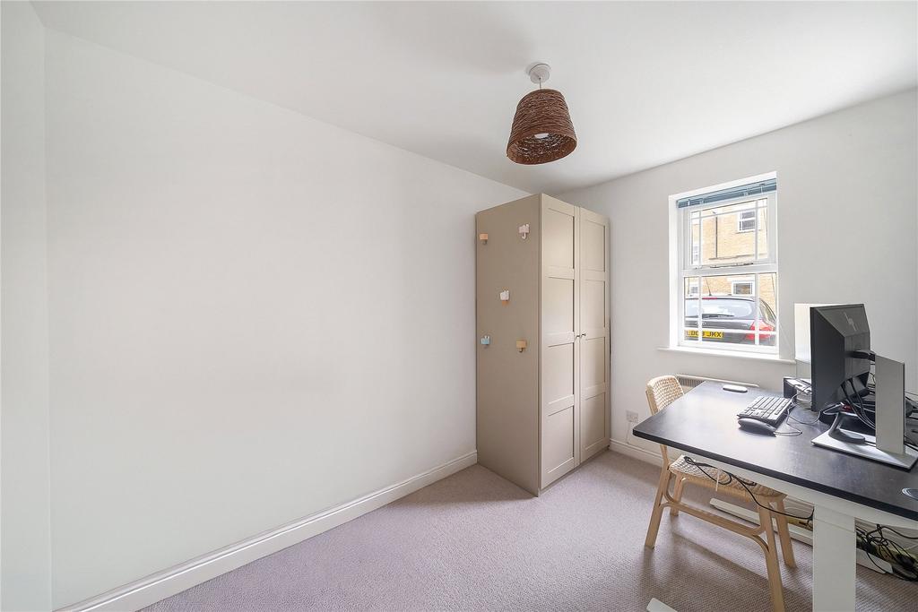 Bedroom/Office