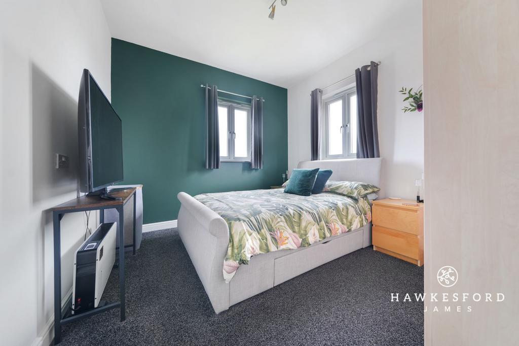 Emerald Crescent, Sittingbourne - Bedroom 1