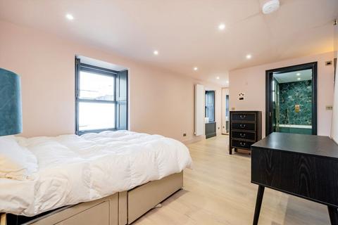 3 bedroom house to rent, Alba Place, London W11