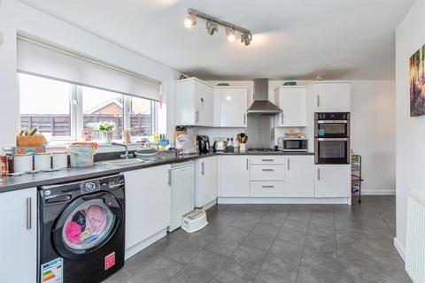 4 bedroom detached house for sale, Gamelan Crescent, Hoo, ROCHESTER