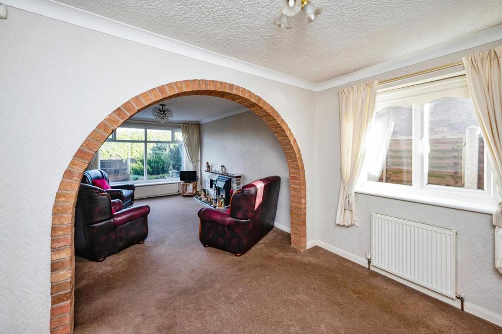 Dining Room/Prev Bed