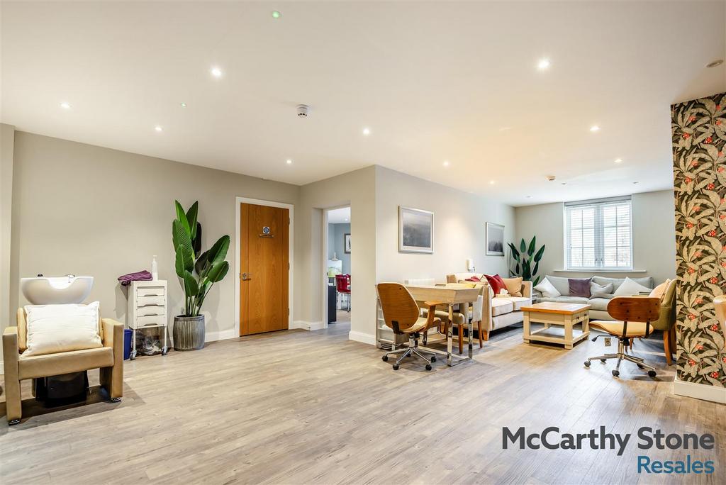 8681828-interior26.jpg