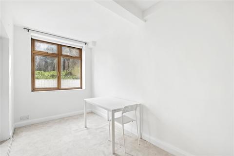2 bedroom apartment to rent, Clapham Common South Side, SW4
