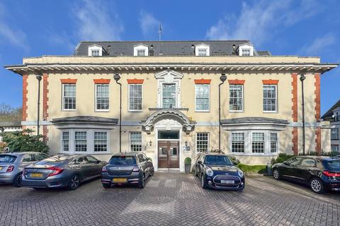 2 bedroom flat to rent, Fuller Close, Sparrows Herne Mansion, WD23