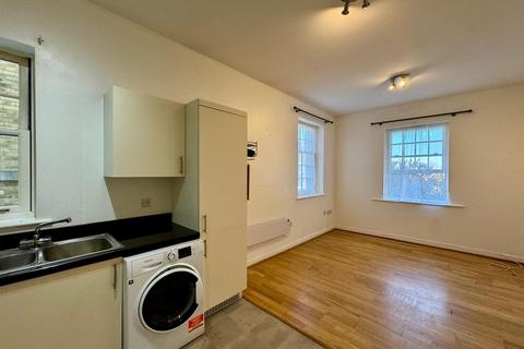 2 bedroom flat to rent, Fuller Close, Sparrows Herne Mansion, WD23