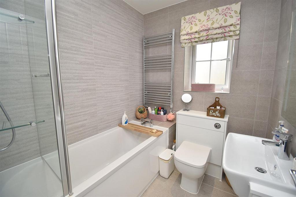 Bathroom.JPG