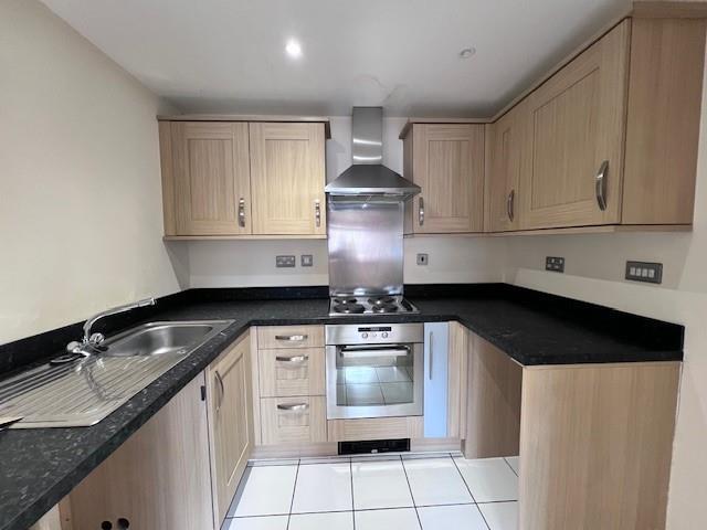 9 Glover Road kitchen.jpg